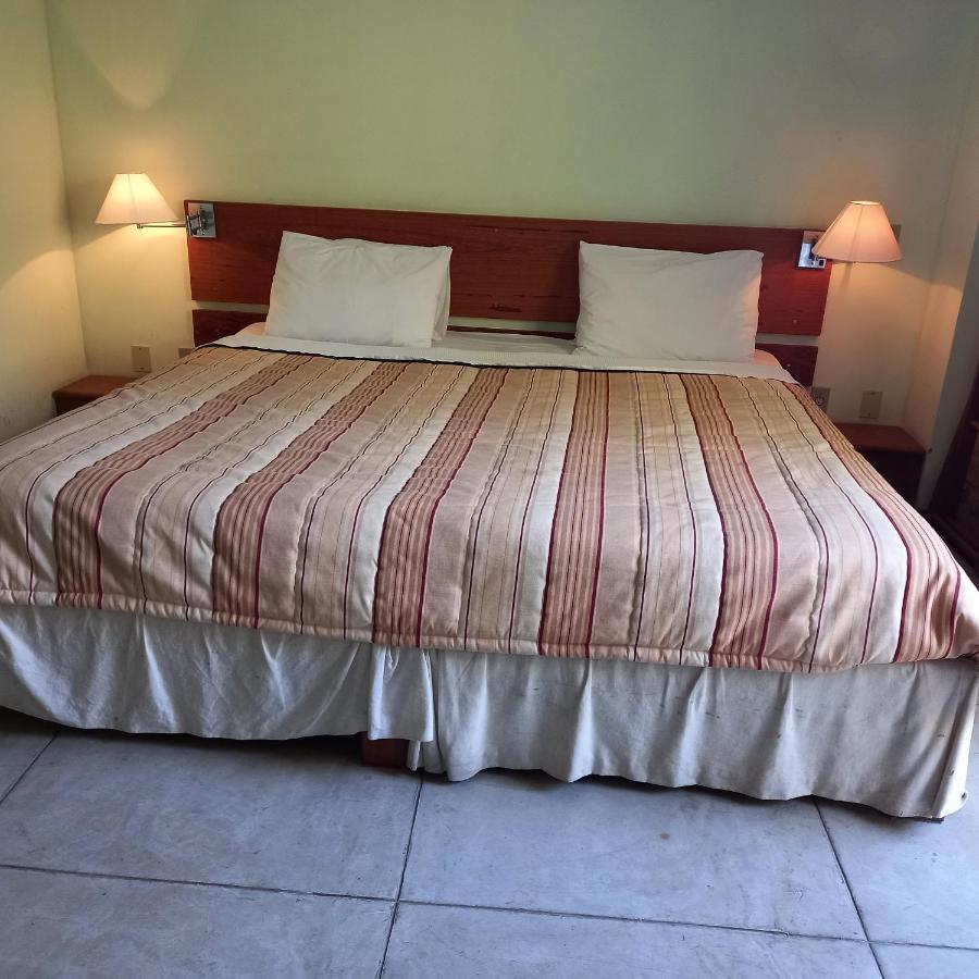Inn Pilar 2*